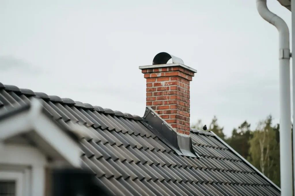 skorstensrenovering med insatsr r och ny kr nplatta i gripsholm mariefred